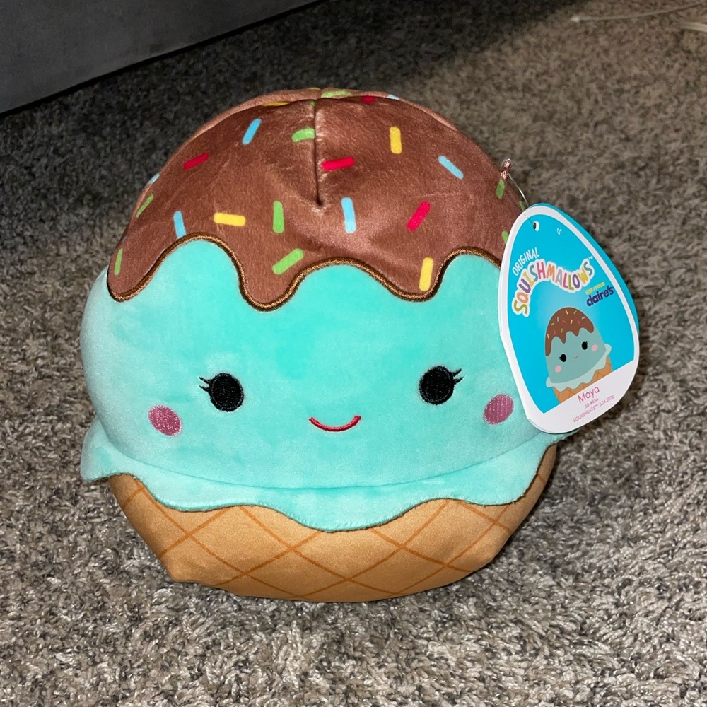 Maya squishmallow